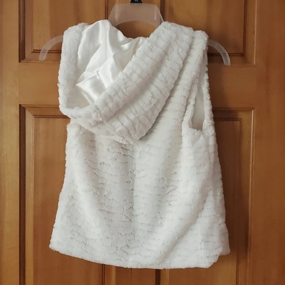 Knit Works‎ Girl Size 14 Plush Faux Fur Off White Minky Hooded Vest